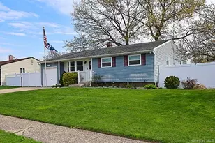99 Ronkonkoma Blvd, Centereach, NY 11720 - Photo 2