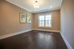 5000 Royal Ct, North Hills, NY 11040 - Photo 16