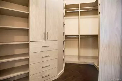 5000 Royal Court #5014, North Hills, NY 11040 - Photo 20