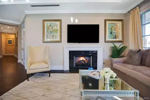 5000 Royal Ct, North Hills, NY 11040 - Photo 4