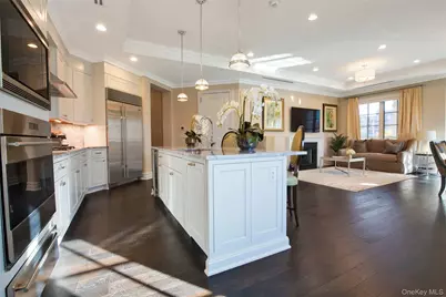 5000 Royal Court #5014, North Hills, NY 11040 - Photo 14