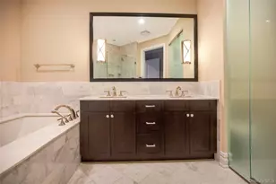 5000 Royal Ct, North Hills, NY 11040 - Photo 18