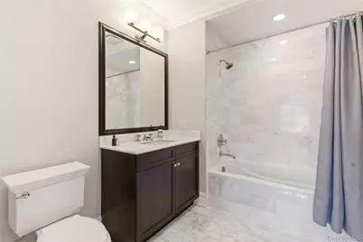 5000 Royal Court #5014, North Hills, NY 11040 - Photo 26