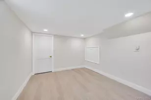 90 30th St, Copiague, NY 11726 - Photo 42