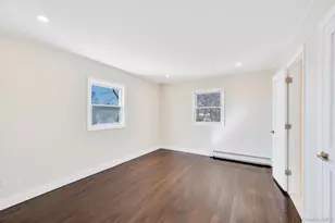 90 30th St, Copiague, NY 11726 - Photo 32