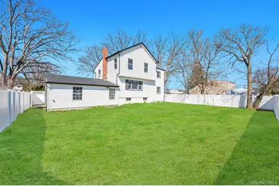 90 30th Street, Copiague, NY 11726 - Photo 4