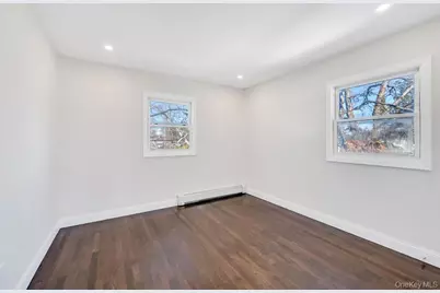 90 30th Street, Copiague, NY 11726 - Photo 30