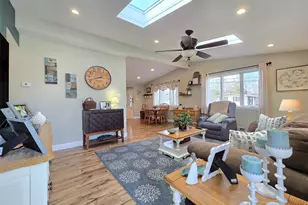 25 Peter Rd, Ronkonkoma, NY 11779 - Photo 4