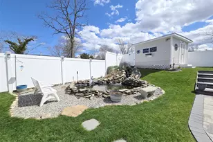 25 Peter Rd, Ronkonkoma, NY 11779 - Photo 24