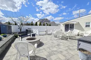 25 Peter Rd, Ronkonkoma, NY 11779 - Photo 26