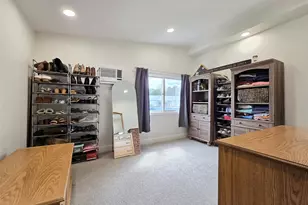 25 Peter Rd, Ronkonkoma, NY 11779 - Photo 14