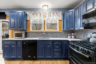 306 Hutchinson Blvd, Mount Vernon, NY 10552 - Photo 12