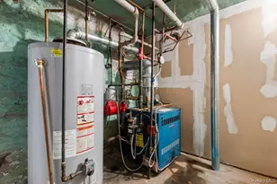 306 Hutchinson Blvd, Mount Vernon, NY 10552 - Photo 24