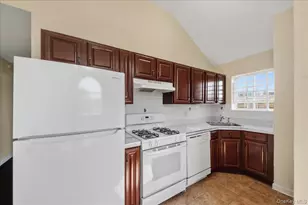 2948 Wickham Ave, Bronx, NY 10469 - Photo 4