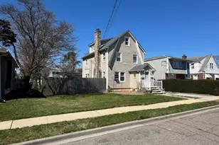 261 Rutland Rd, Freeport, NY 11520 - Photo 2