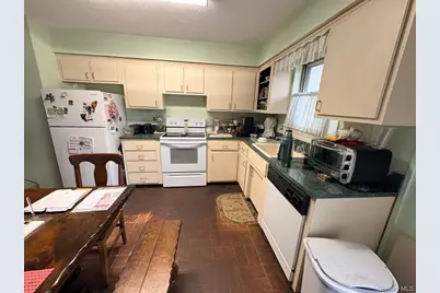 66 40th Street, Islip, NY 11751 - Photo 4