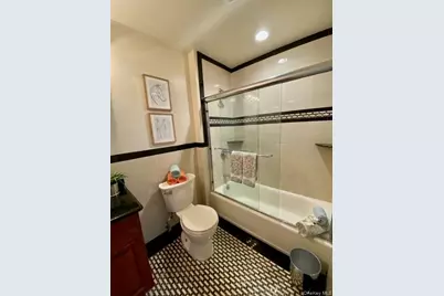 204 Vista View Drive #204, Farmingville, NY 11738 - Photo 10