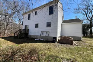 3 Robinwood Dr, Mastic Beach, NY 11951 - Photo 10
