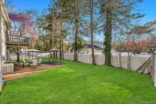 4 Jerome St, Smithtown, NY 11787 - Photo 10