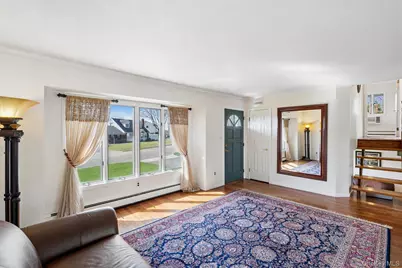 48 Roxbury Drive, Commack, NY 11725 - Photo 4