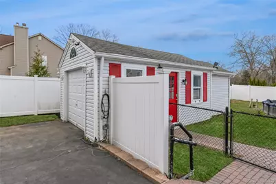 146 Swezey Lane, Middle Island, NY 11953 - Photo 40