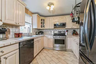 146 Swezey Ln, Middle Island, NY 11953 - Photo 12