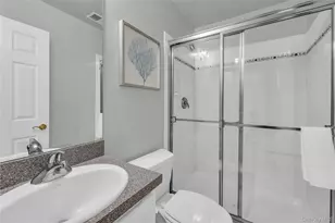 40 Eagle Cir, Bohemia, NY 11716 - Photo 16