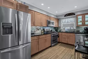 658 Pine St, Brooklyn, NY 11208 - Photo 8