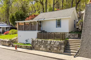61 Kleitz Ave, Highland Falls, NY 10928 - Photo 4