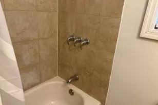 260-55 Langston Ave, Glen Oaks, NY 11004 - Photo 12