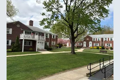 260-55 Langston Avenue #E-1, Glen Oaks, NY 11004 - Photo 4