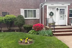 260-55 Langston Ave, Glen Oaks, NY 11004 - Photo 2