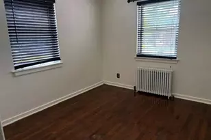260-55 Langston Ave, Glen Oaks, NY 11004 - Photo 14
