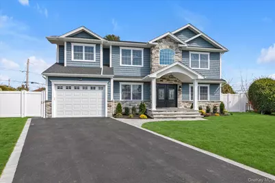 11 Evelyn Court, Syosset, NY 11791 - Photo 2