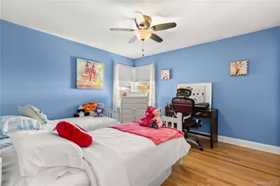 40 Wagstaff Lane, West Islip, NY 11795 - Photo 14