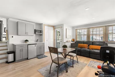 40 Wagstaff Lane, West Islip, NY 11795 - Photo 8