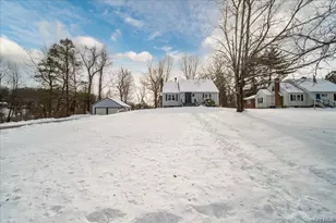 392 Titusville Rd, Poughkeepsie, NY 12603 - Photo 2