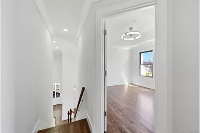 112 S Hillside Avenue, Nesconset, NY 11767 - Photo 28