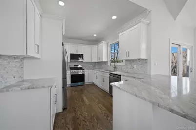 112 S Hillside Avenue, Nesconset, NY 11767 - Photo 16