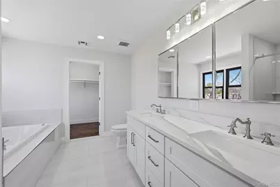112 S Hillside Avenue, Nesconset, NY 11767 - Photo 32