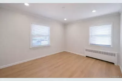 706 Leggett Place, Whitestone, NY 11357 - Photo 4