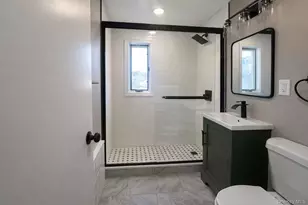 7-06 Leggett Pl, Whitestone, NY 11357 - Photo 8