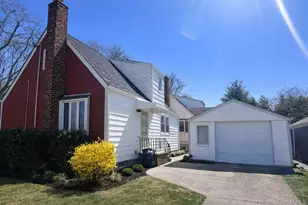 7-06 Leggett Pl, Whitestone, NY 11357 - Photo 12
