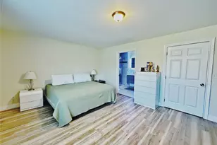 180 Country Rd, Medford, NY 11763 - Photo 16