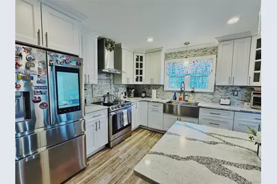 180 Country Road, Medford, NY 11763 - Photo 8