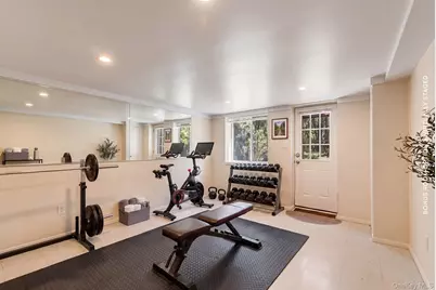 76 Island View Drive W, Sag Harbor, NY 11963 - Photo 26