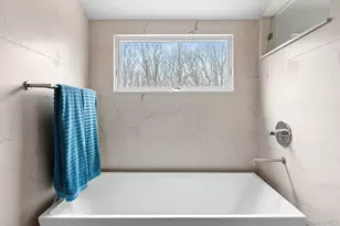 76 Island View Dr W, Sag Harbor, NY 11963 - Photo 14