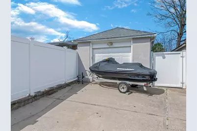 146-07 17th Avenue, Whitestone, NY 11357 - Photo 18