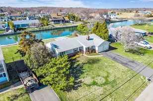 7 Lindner Ct, Brookhaven, NY 11719 - Photo 14