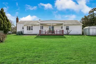 7 Lindner Ct, Brookhaven, NY 11719 - Photo 4